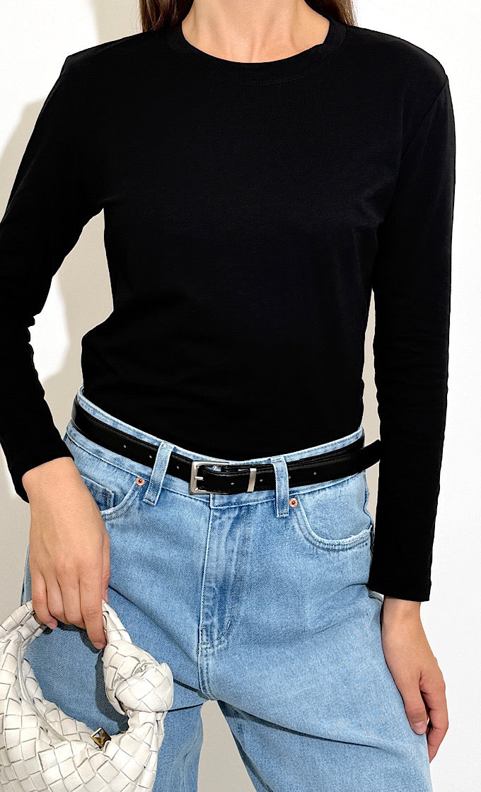 חולצת קורי מפתח עגול שחורה