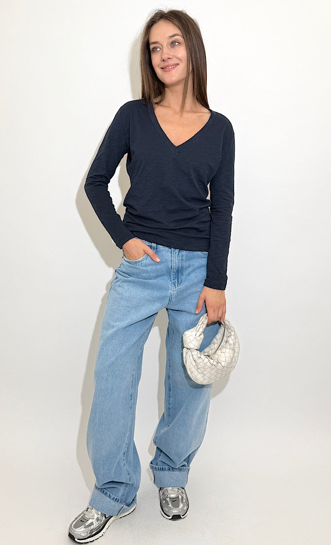 חולצת קורי מפתח וי כחול