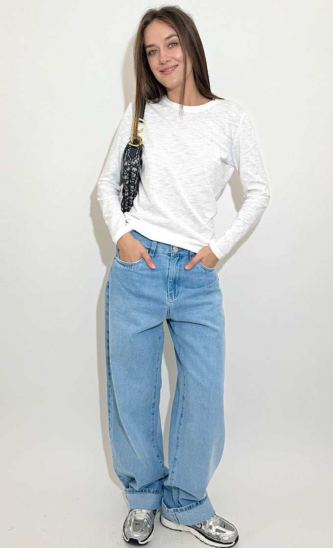 חולצת קורי מפתח עגול לבנה