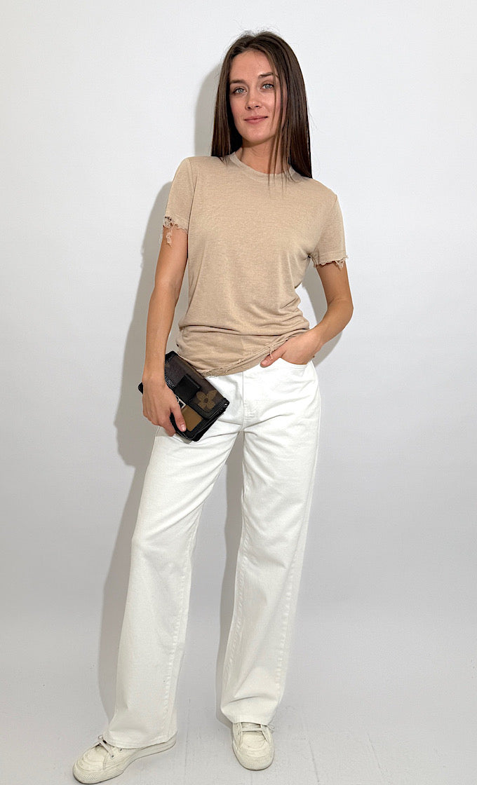 טישרט ונוס מפתח עגול אוף וויט