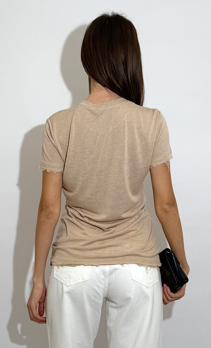 טישרט ונוס מפתח עגול אוף וויט