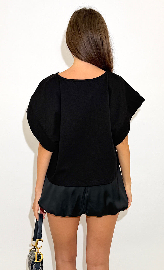 חולצת קיט שחורה