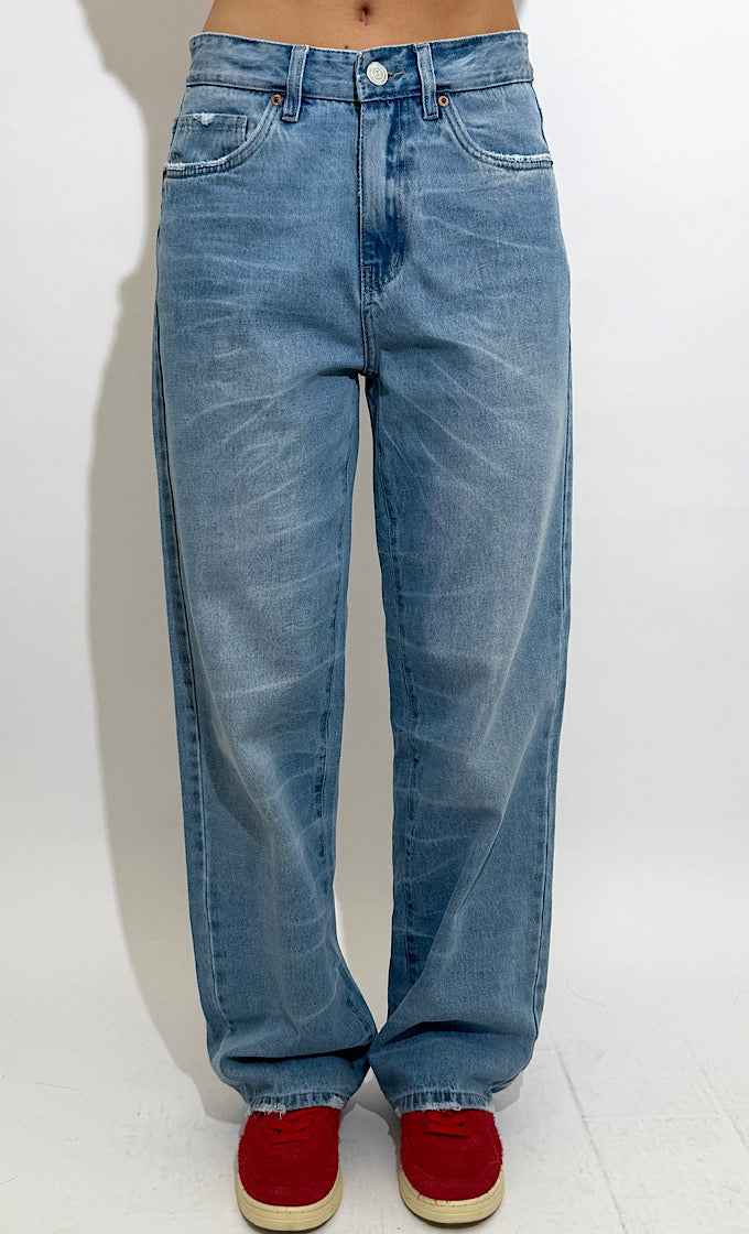 ג'ינס לוקאס