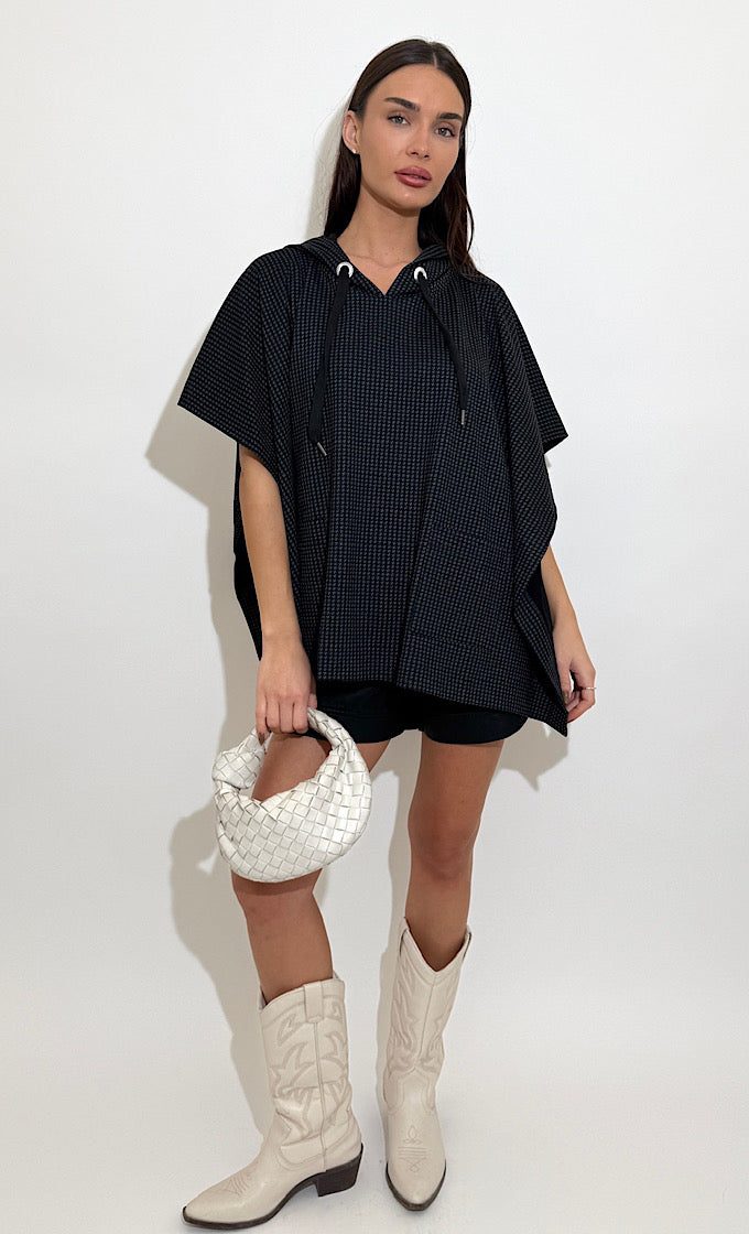 שכמיית משבצות קלסי שחורה