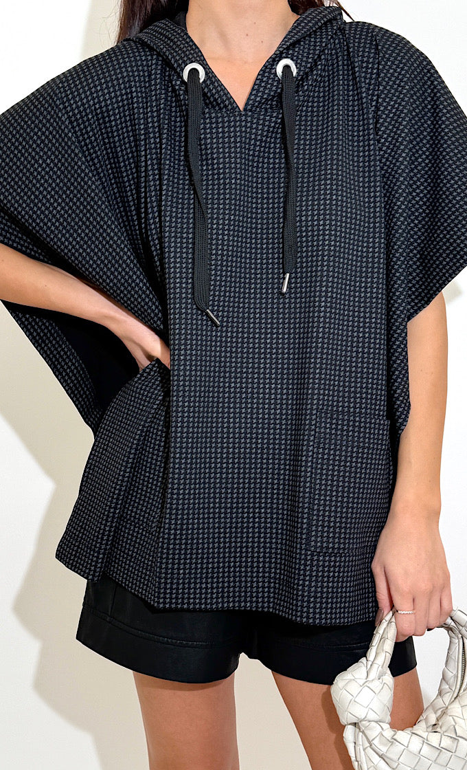 שכמיית משבצות קלסי שחורה