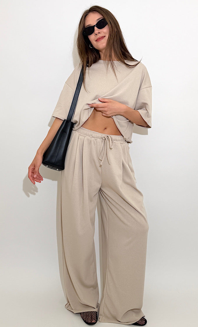 חליפת אלמה אוף וויט