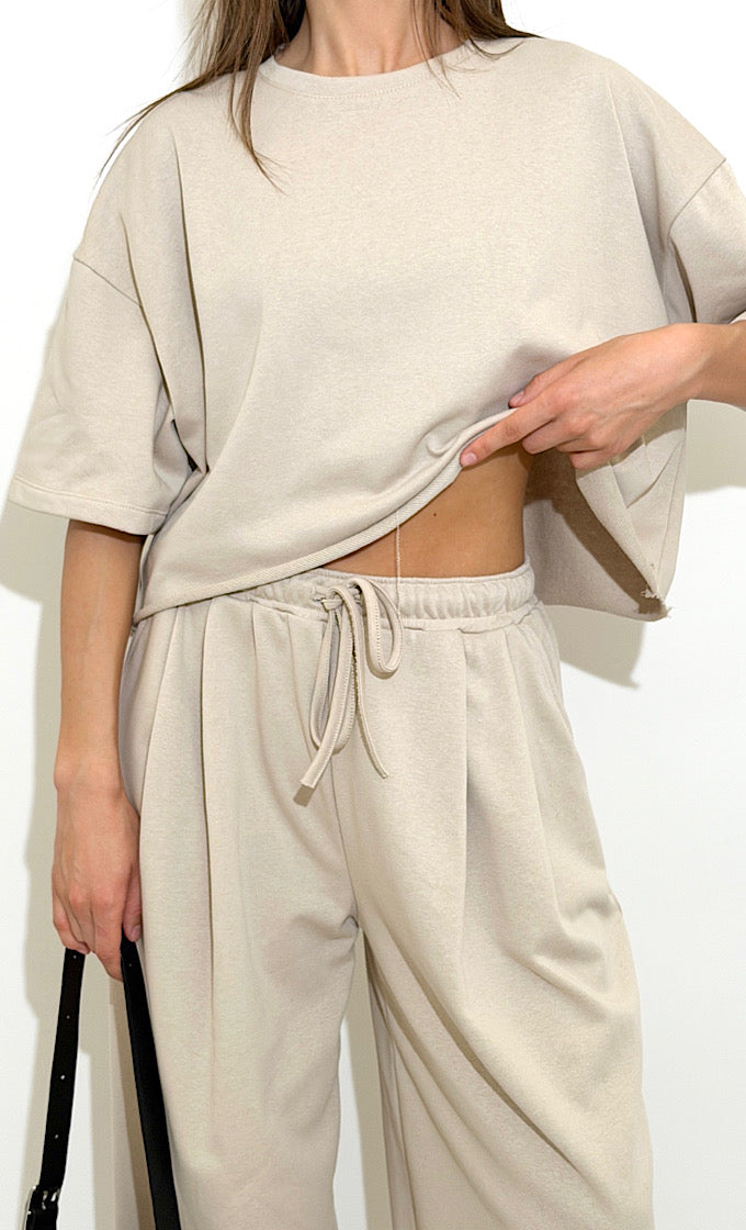 חליפת אלמה אוף וויט