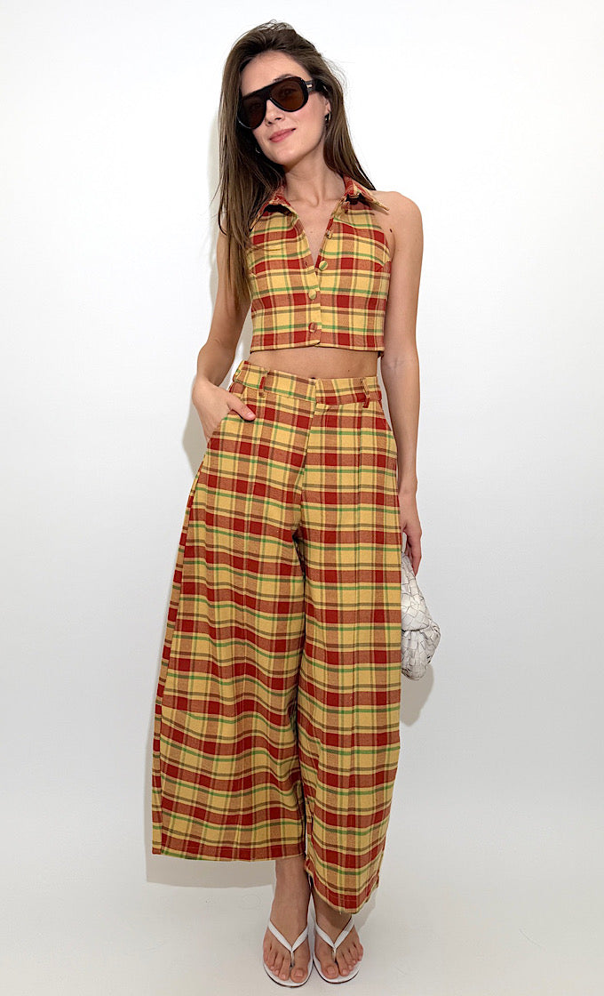 חליפת לארה משבצות