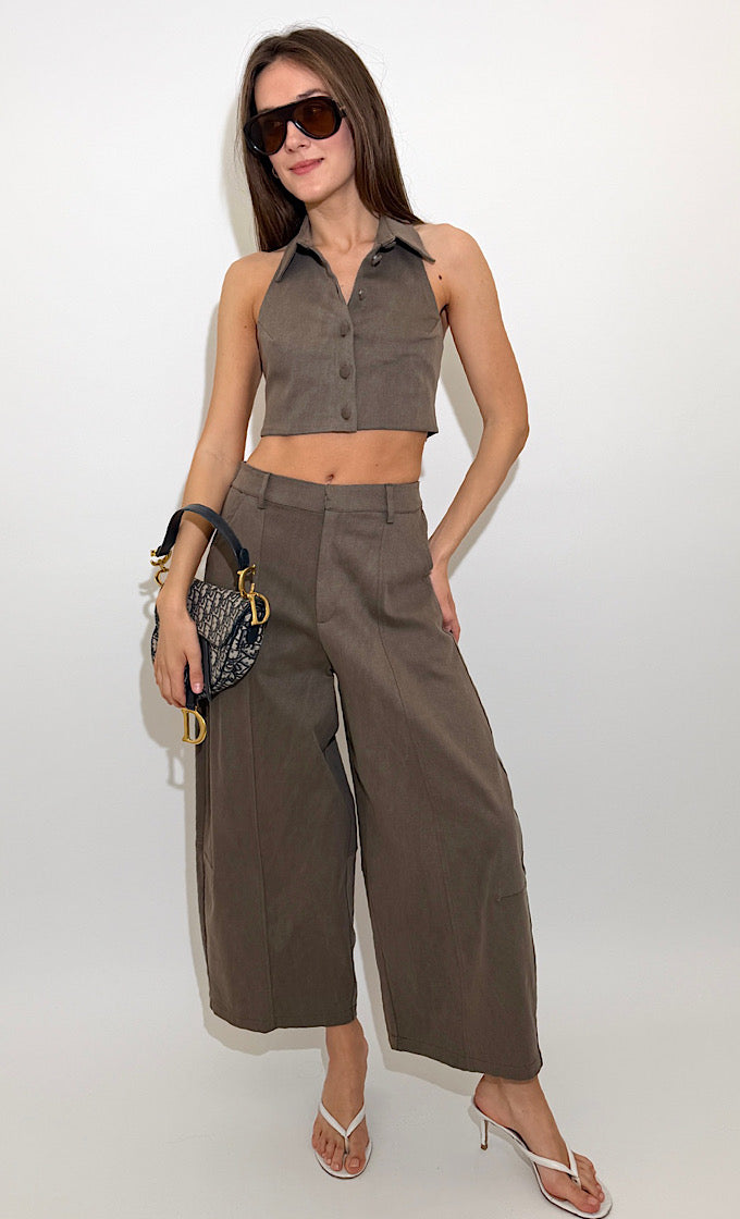 חליפת לארה חומה