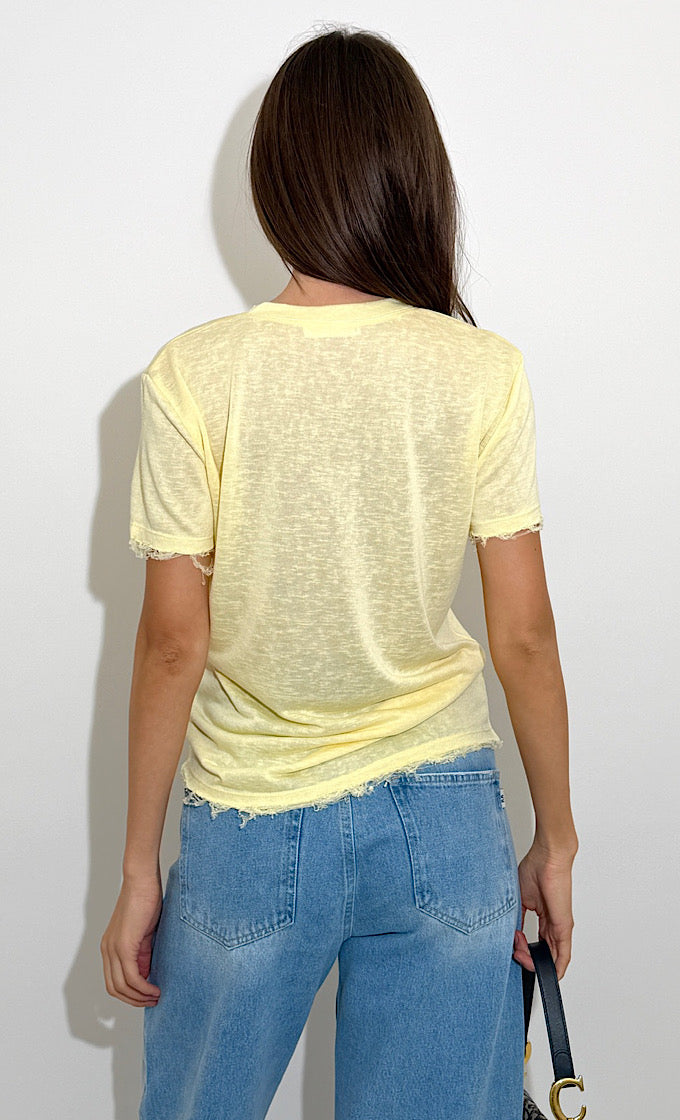 חולצת בלייק מפתח וי צהובה