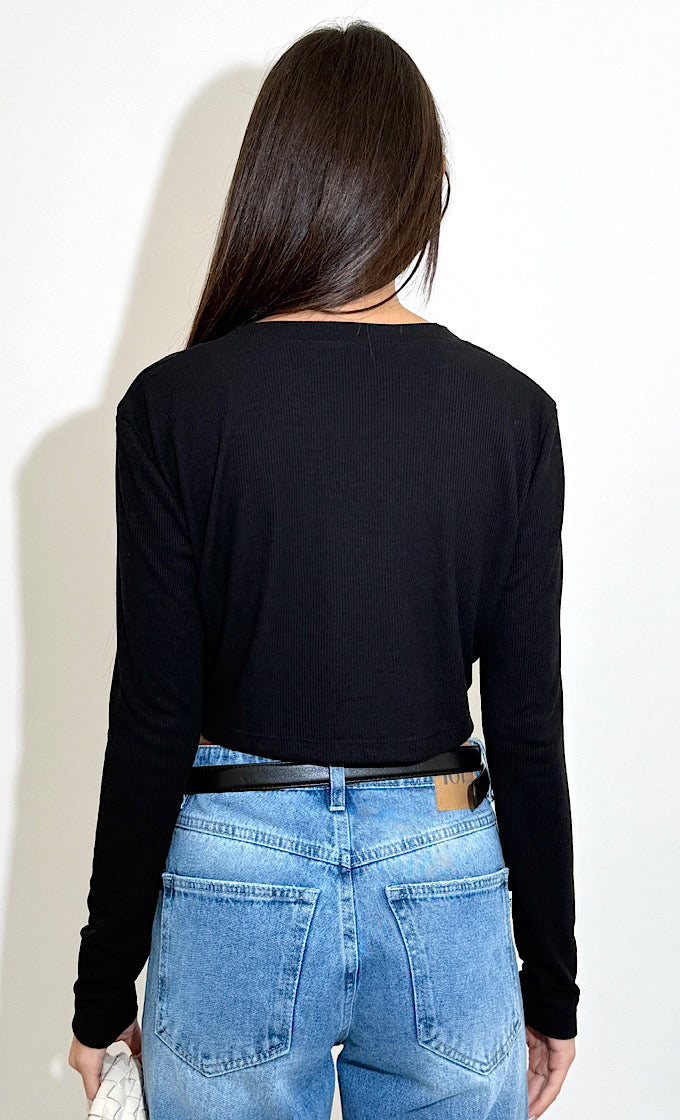 חולצת לורדי מפתח וי שחורה