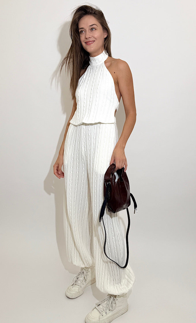 חליפת בלה לבנה