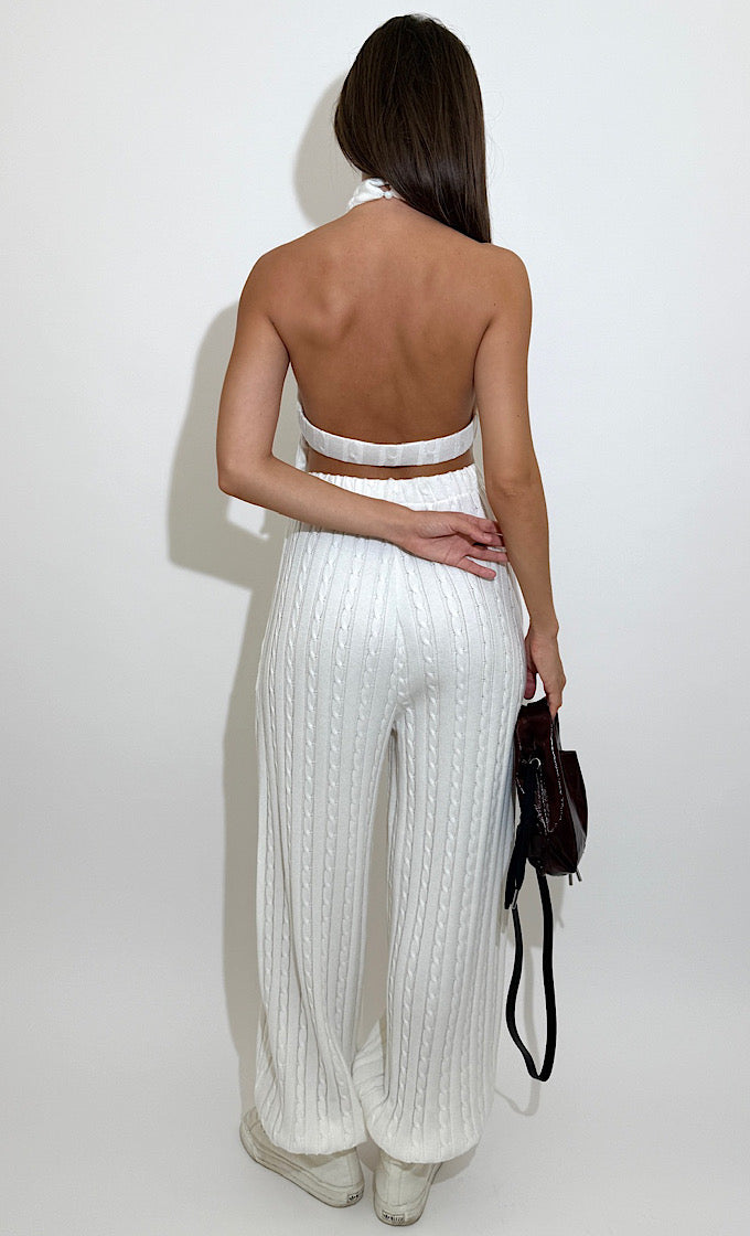 חליפת בלה לבנה