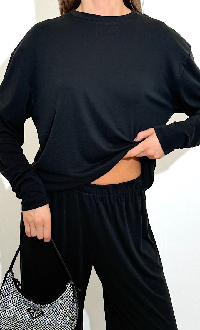 חליפת נונה שחורה