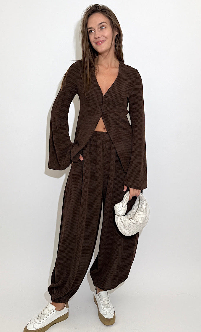 חליפת דמיאן חומה