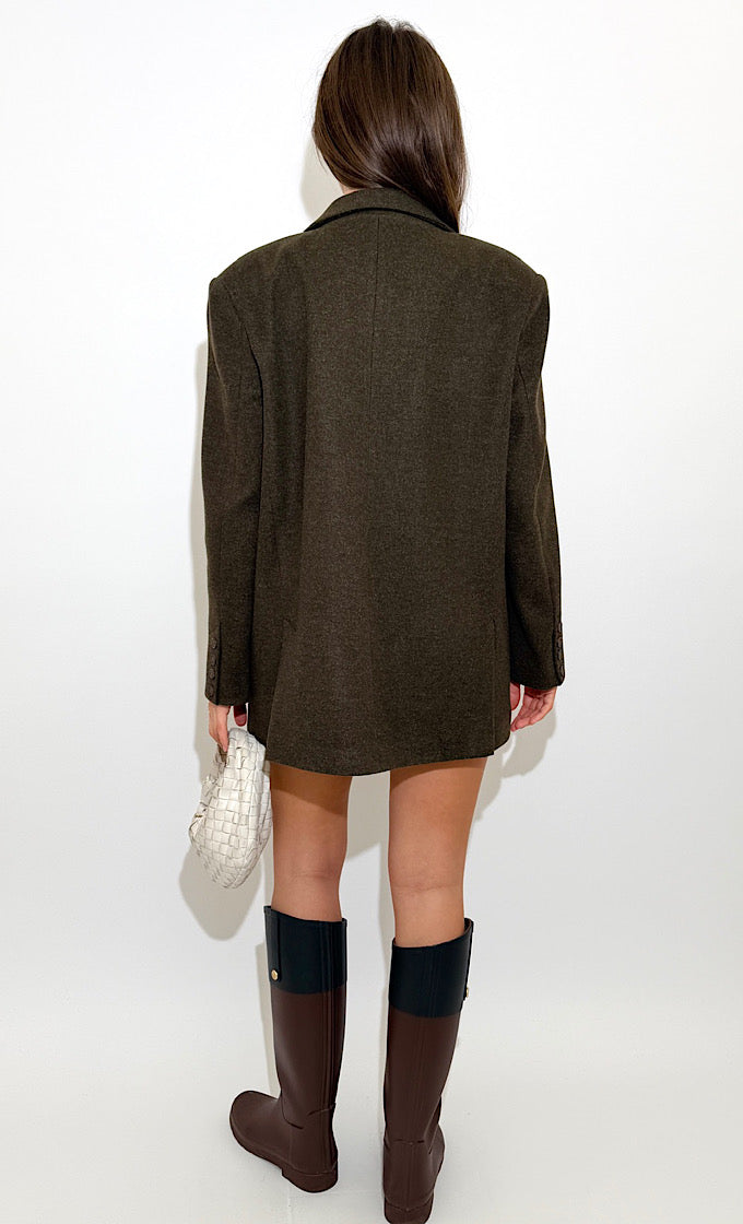 חליפת קורה חומה