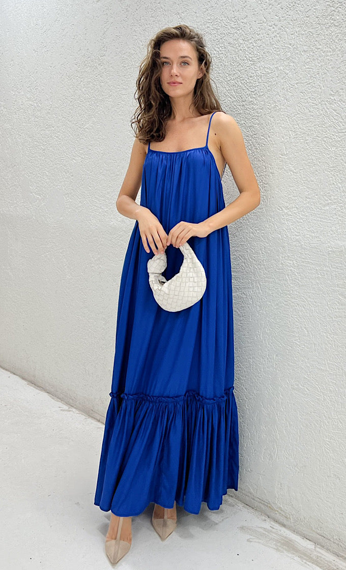 שמלת סקרלט כחולה