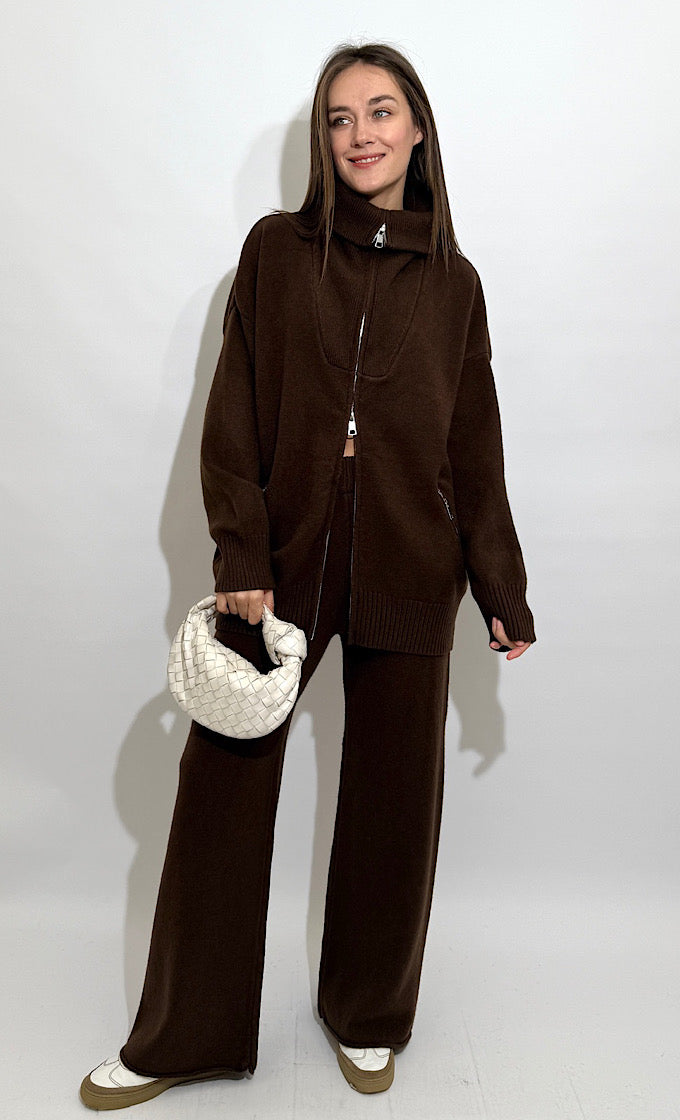 חליפת הלנה חומה