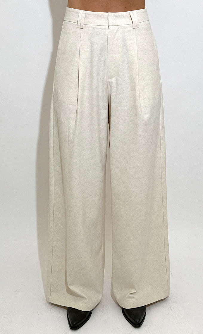 מכנס קלריס אוף וויט