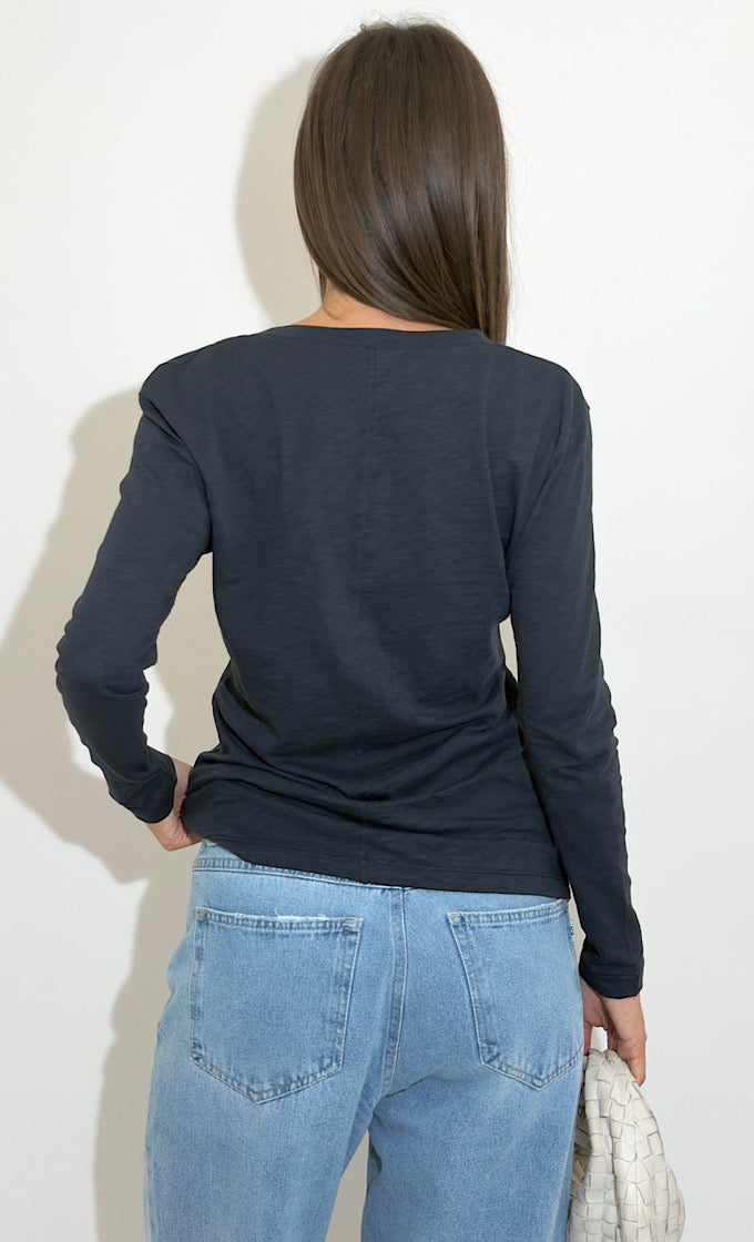 חולצת קורי מפתח וי כחול