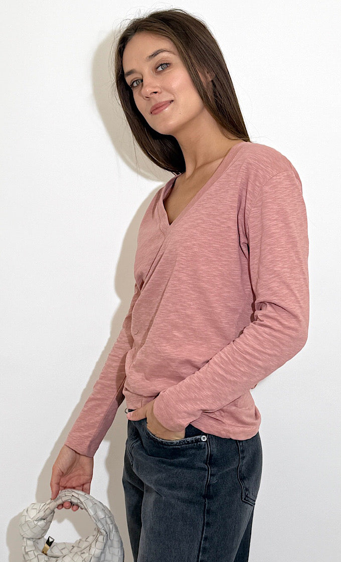 חולצת קורי מפתח וי פודרה