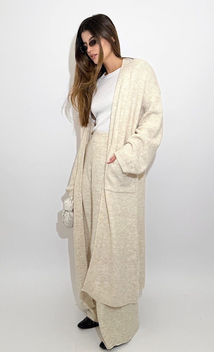 חליפת שיה אוף וויט