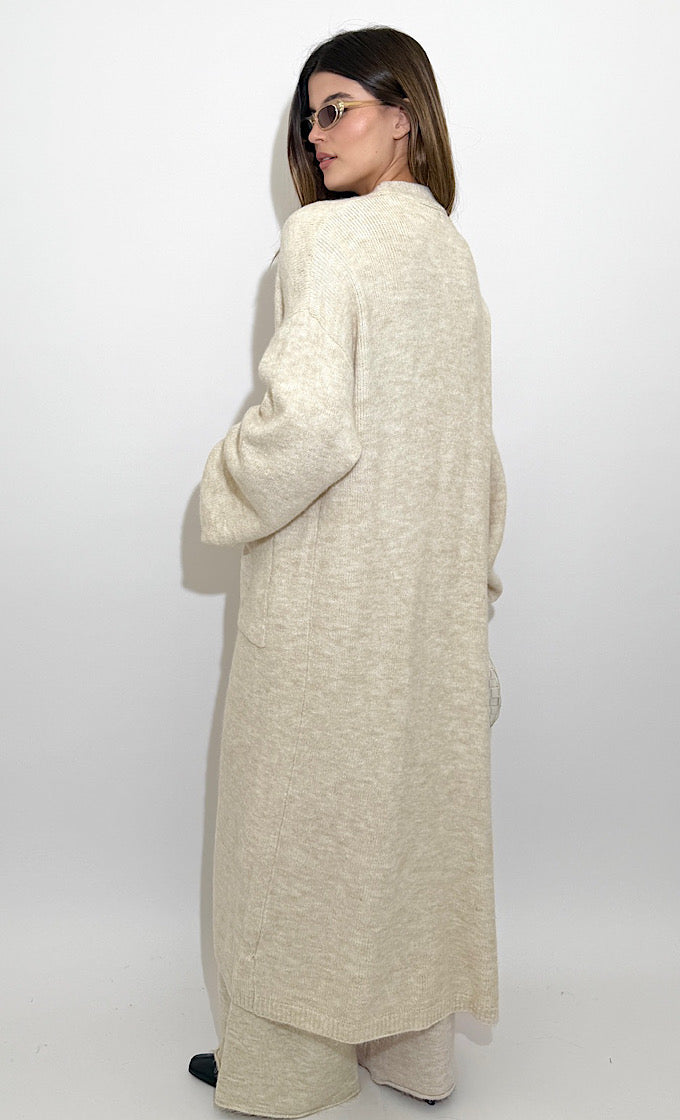 חליפת שיה אוף וויט