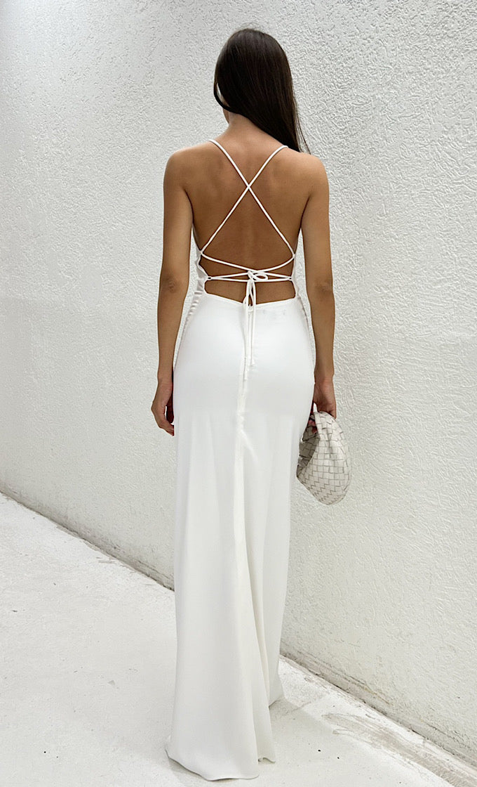 שמלת מאדי לבנה