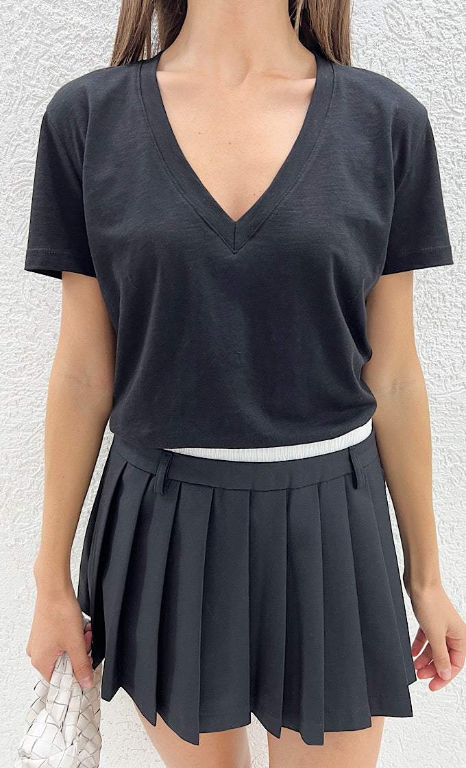 LIA V NECK T-SHIRT BLACK 