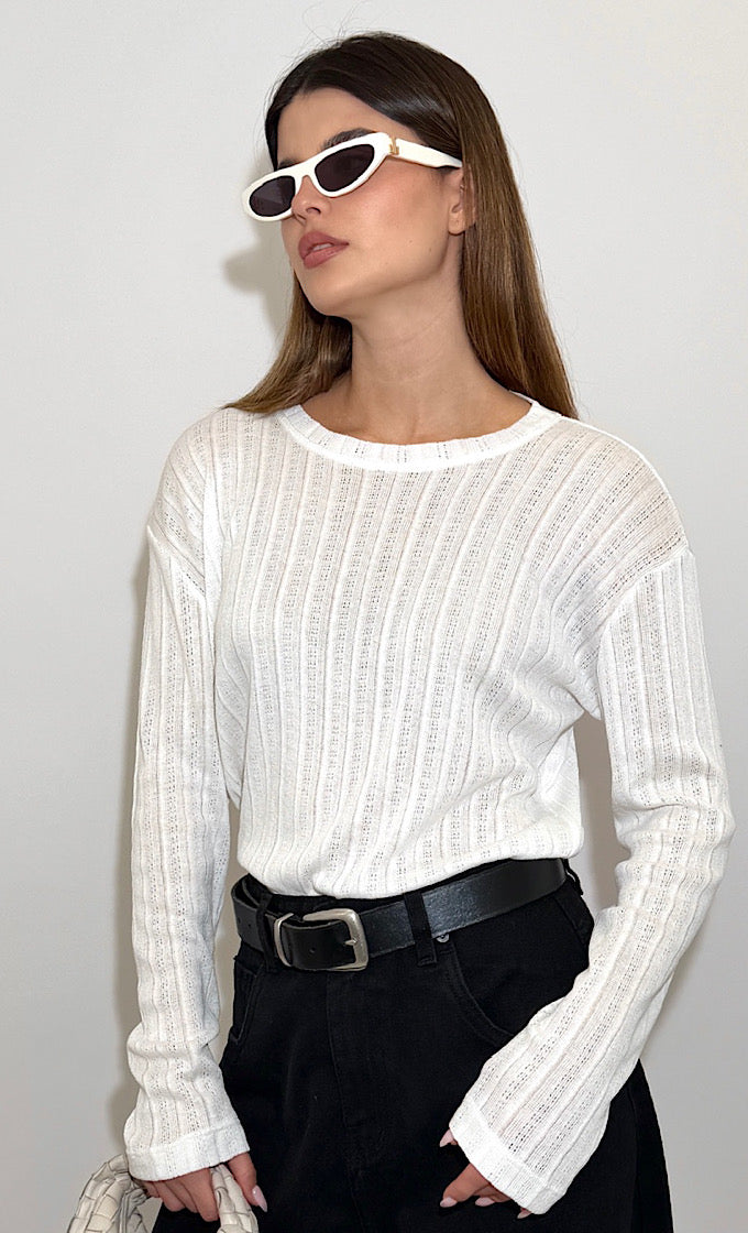 חולצת אודל מפתח עגול לבנה