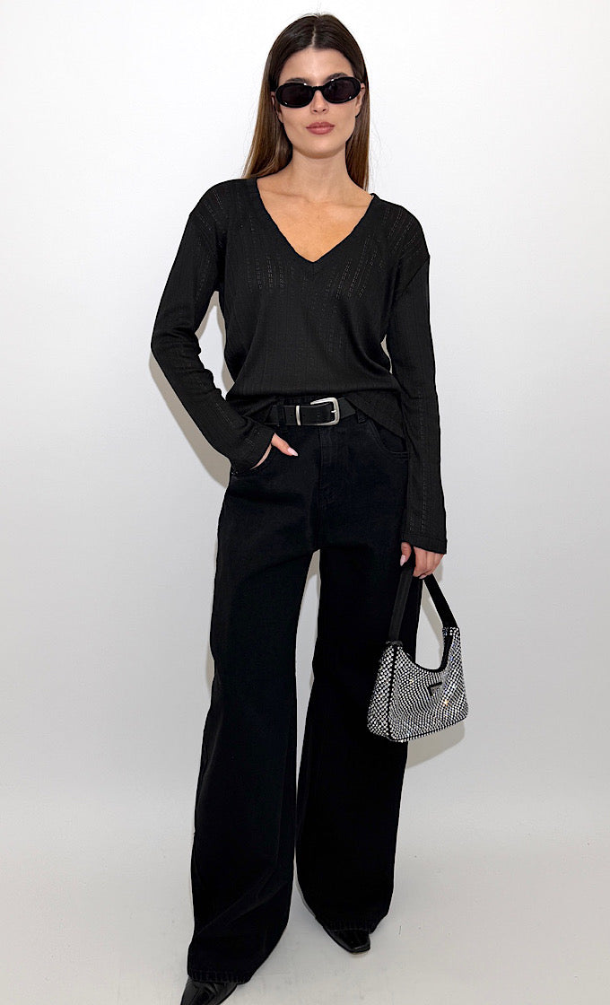 חולצת אודל מפתח וי שחורה