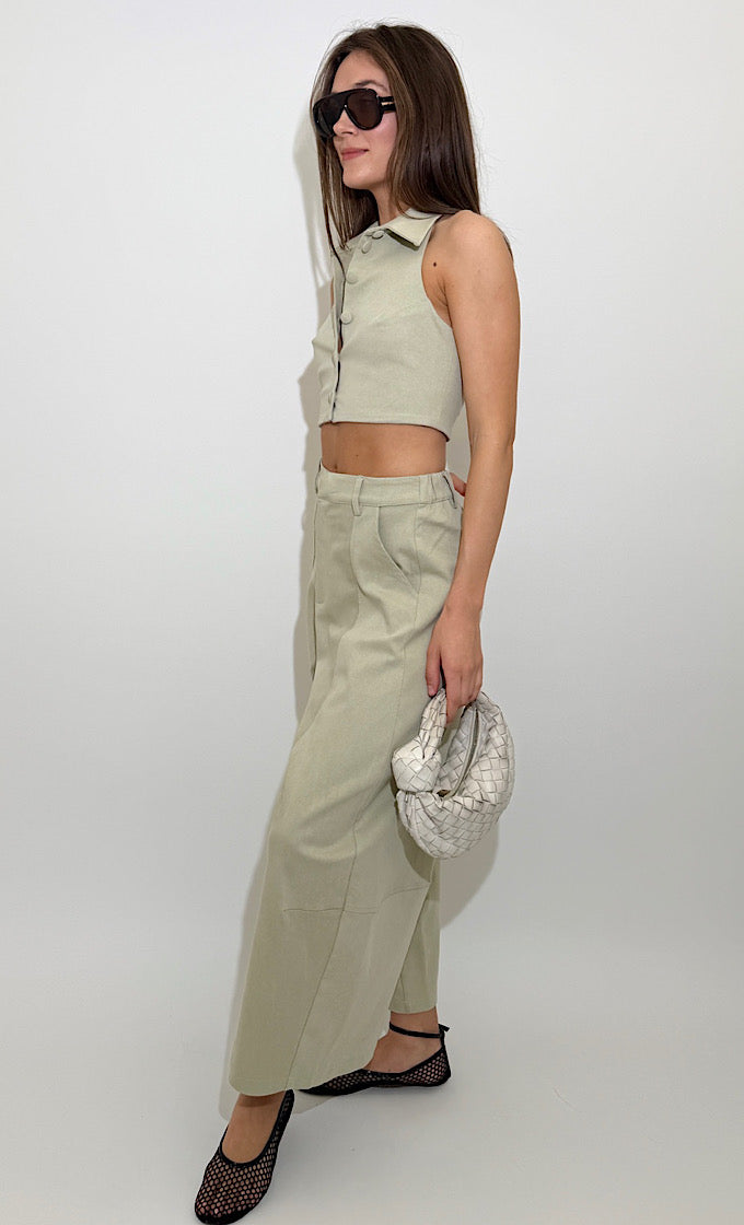 חליפת לארה אבן