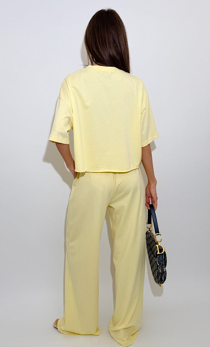 חליפת תומאס צהובה