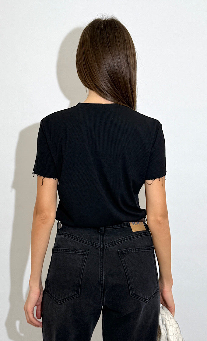 ROMI BLACK ROUND NECK T-SHIRT  