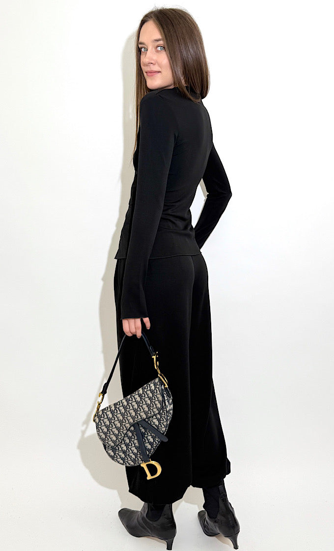 חליפת פאקו שחורה