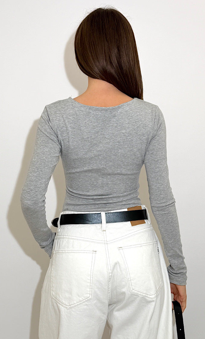 חולצת לוגן אפורה