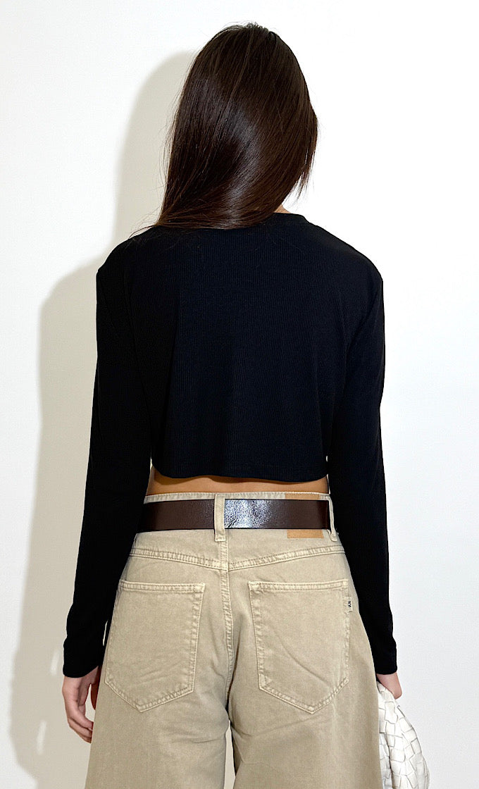 חולצת לורדי מפתח עגול שחורה