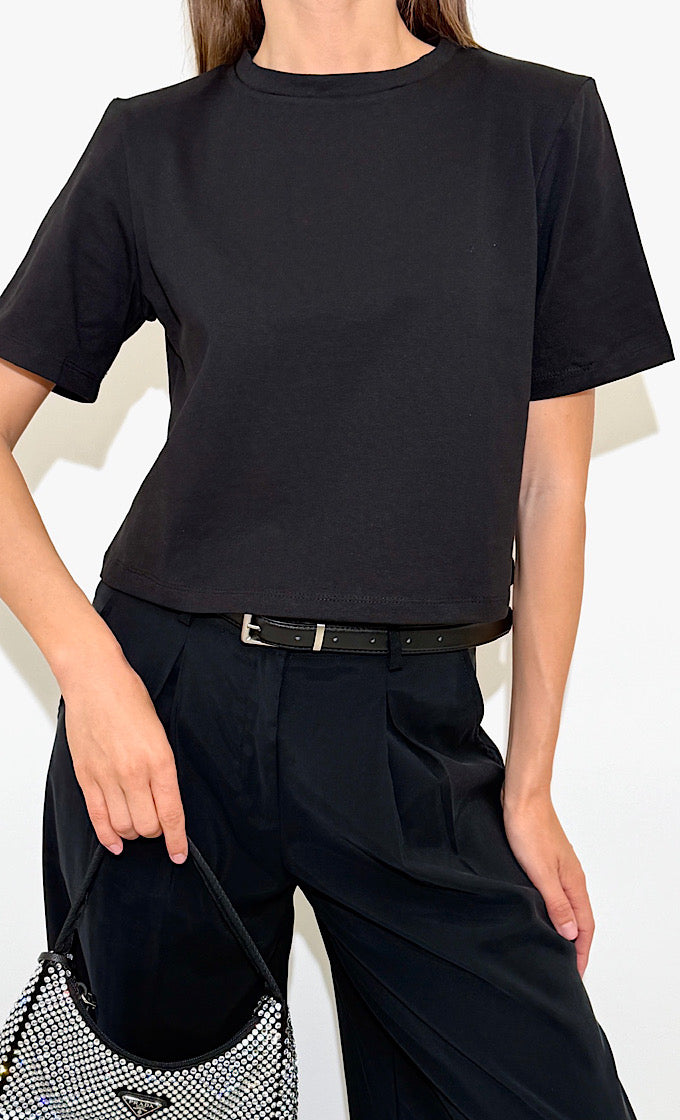 חולצת וינה שחורה