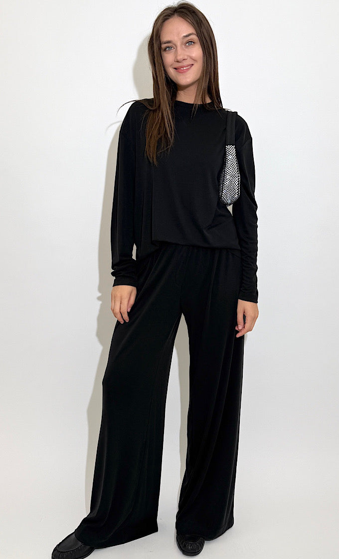 חליפת נונה שחורה