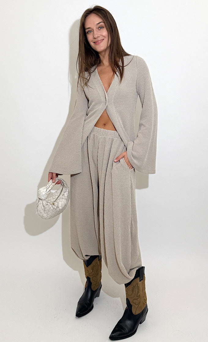 חליפת דמיאן אוף וויט