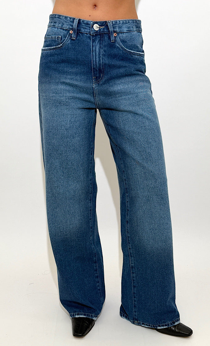 ג'ינס קורטני