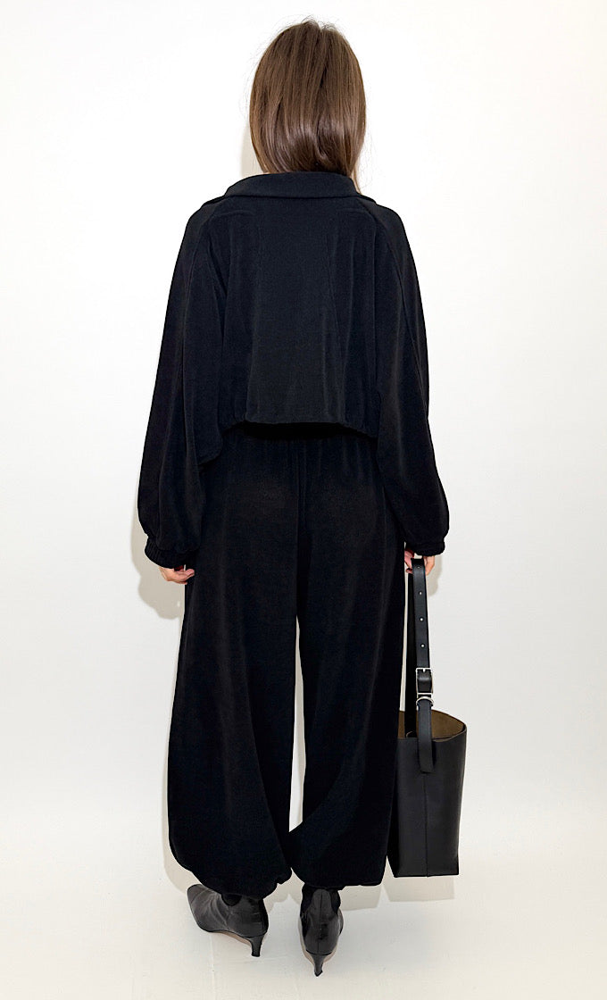 חליפת רזי שחורה