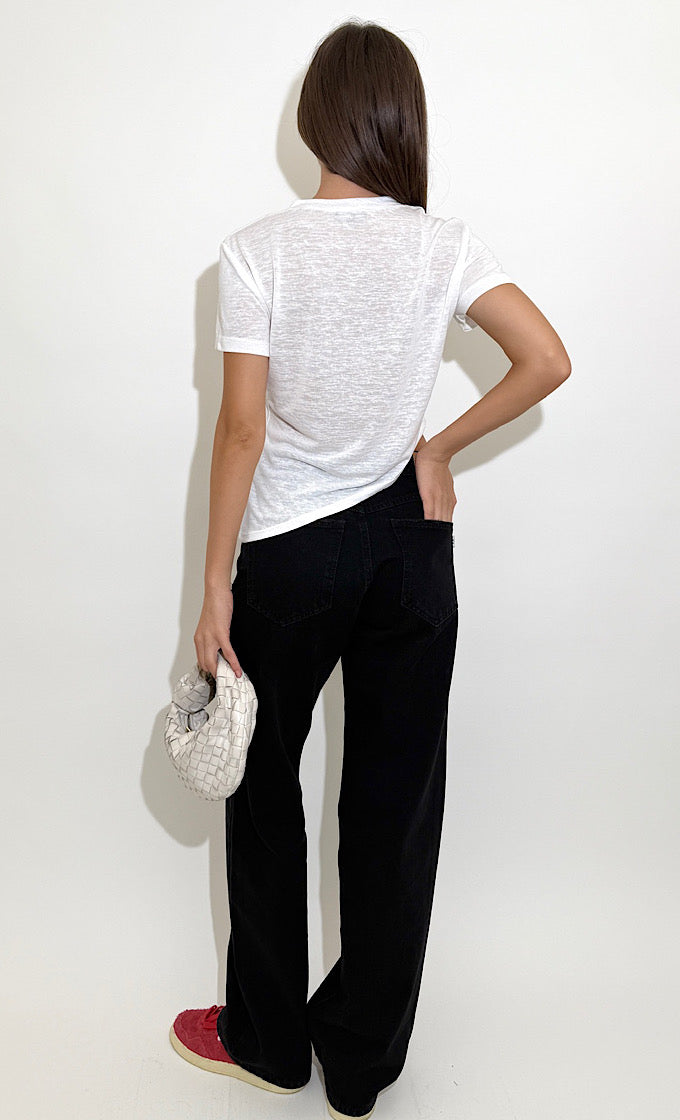 NINA WHITE V-NECK T-SHIRT