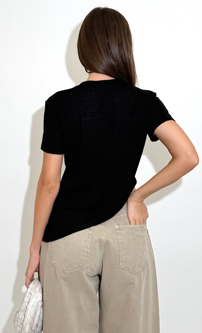 NINA BLACK V-NECK T-SHIRT 
