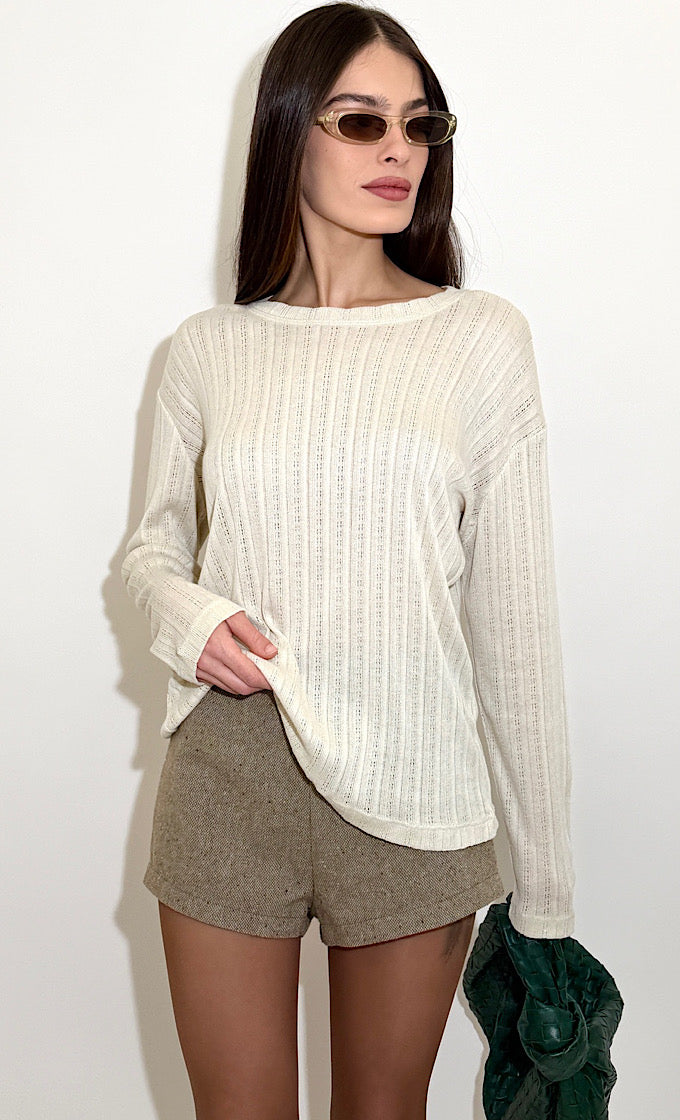 חולצת אודל מפתח עגול אוף וויט