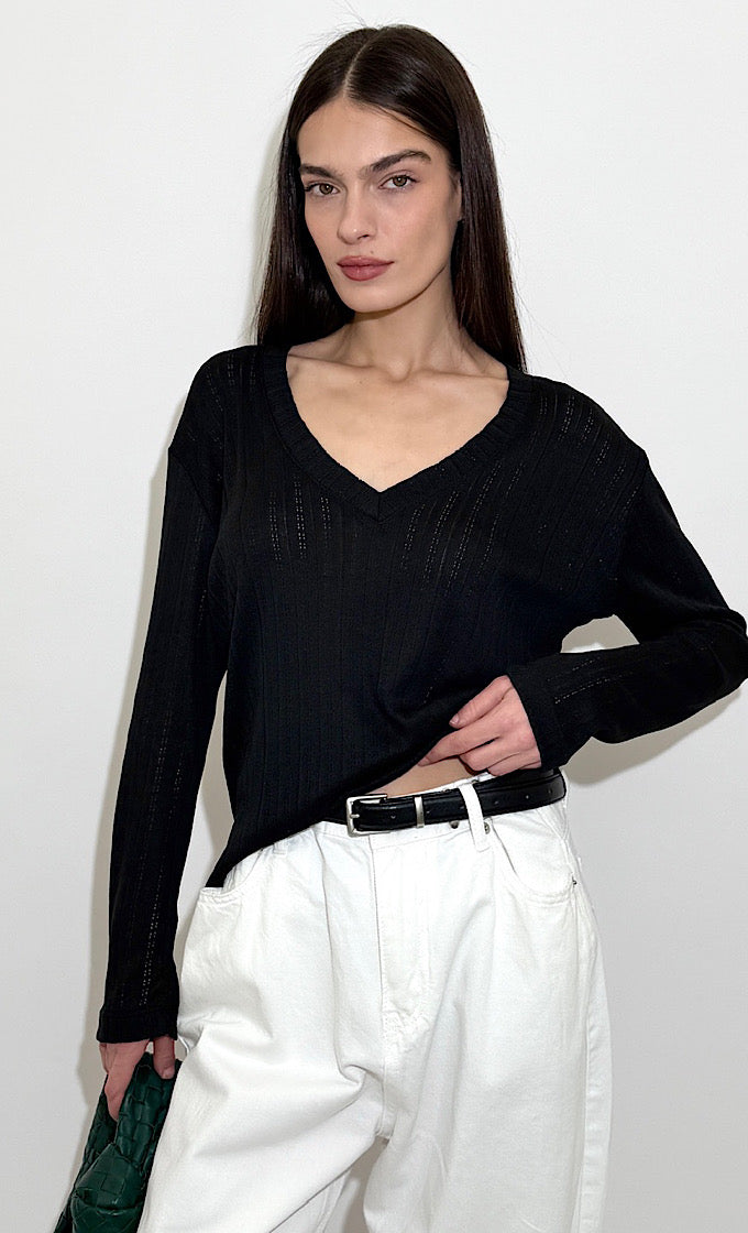 ODELL V-NECK BLACK SHIRT