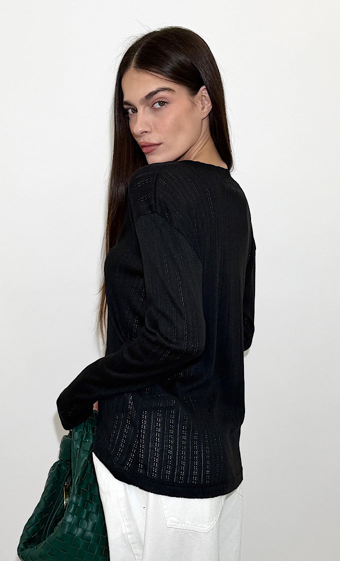 ODELL V-NECK BLACK SHIRT