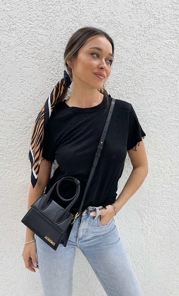 טישרט פשתן מפתח עגול קרעים שחורה