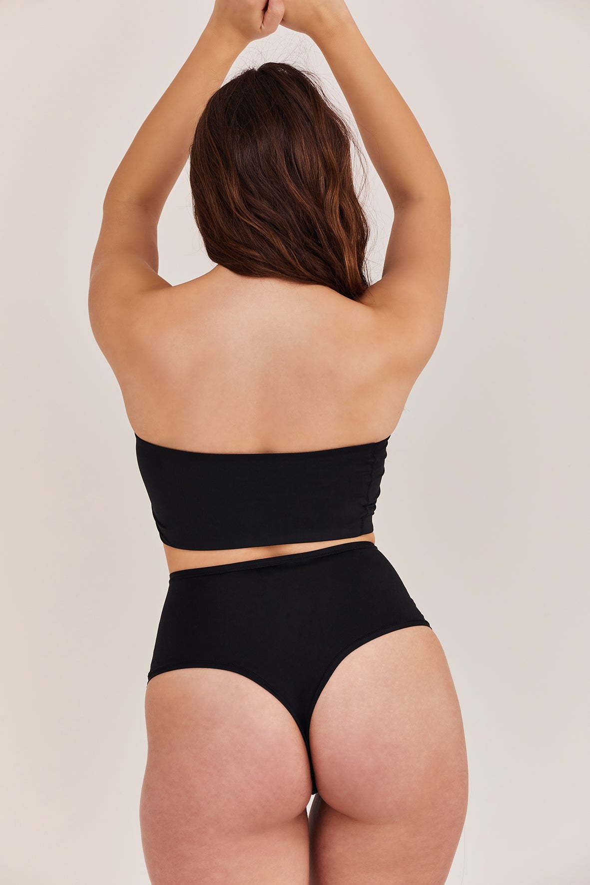 High-waisted thong in black