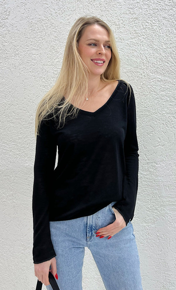 חולצת האנטר שחורה